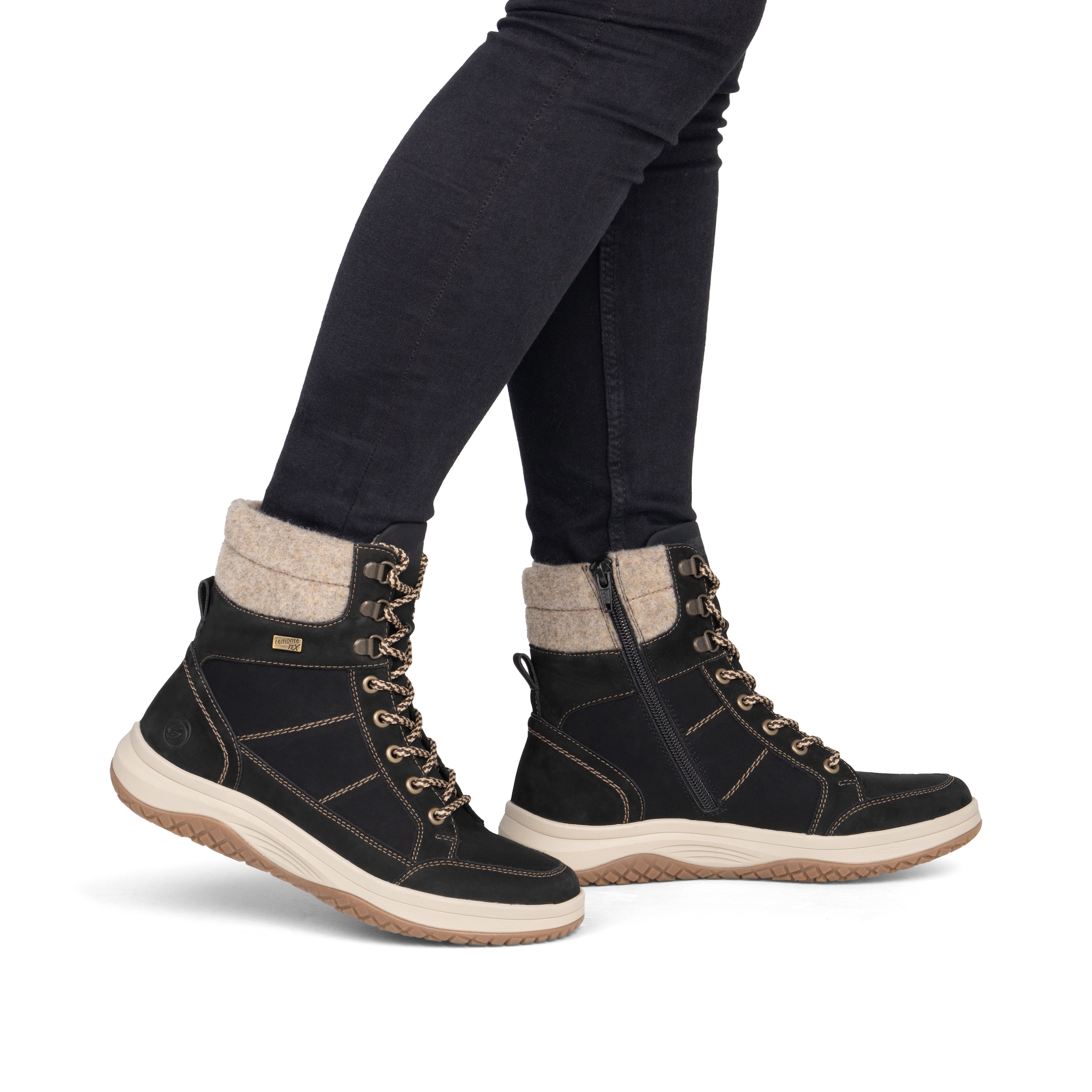 Bottes à lacets ' D3Q72 ' REMONTE en noir : devant