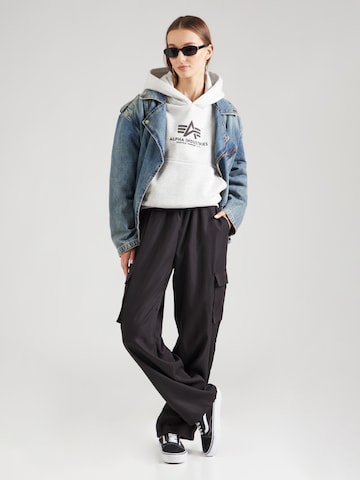 ALPHA INDUSTRIES Свитшот в Серый
