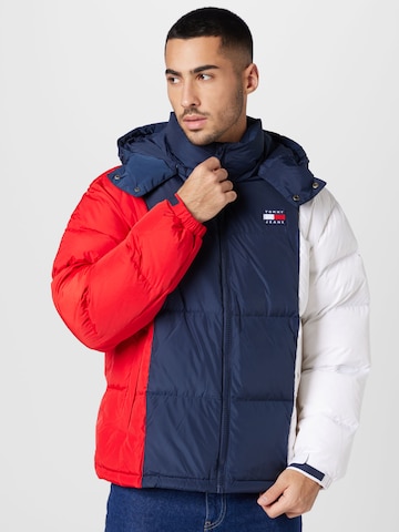 Tommy Jeans Winterjas 'Alaska' in Blauw: voorkant