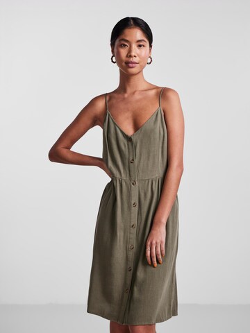 Robe 'VINSTY' PIECES en vert : devant