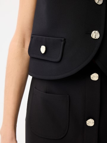 adl Vest in Black
