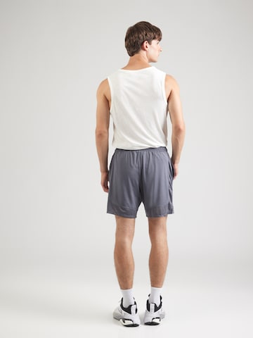 UNDER ARMOUR Szabványos Sportnadrágok 'Tech Vent 7in Shorts-BLK' - szürke