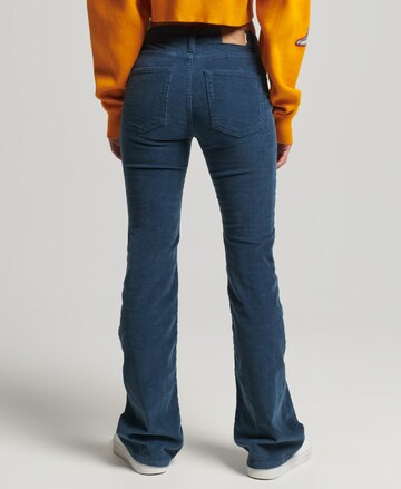 Superdry Flared Cordjeans in Blau