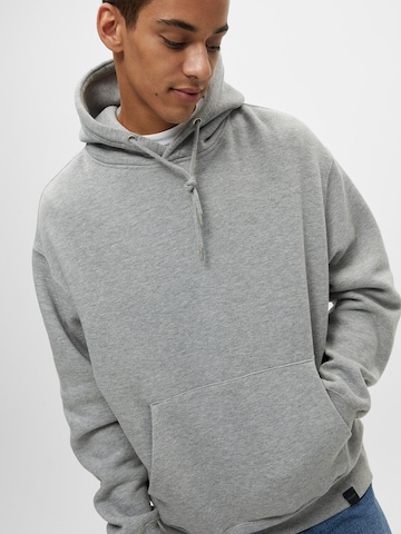 Pull&Bear Sweatshirt in Grau