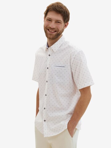 Coupe regular Chemise TOM TAILOR en blanc