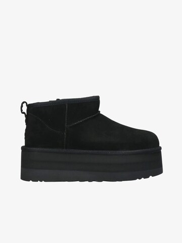 UGG Boots 'Classic Ultra Mini' in Zwart