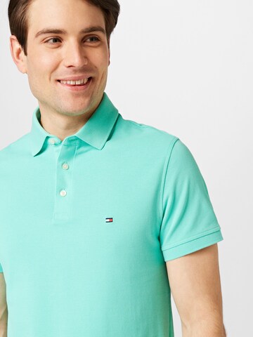 Tricou 'Core 1985' de la TOMMY HILFIGER pe verde