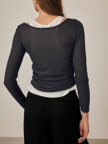 Next - Camiseta en gris
