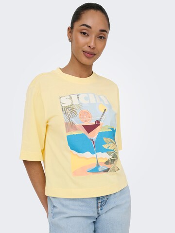 ONLY - Camiseta 'ONLVEGA' en amarillo