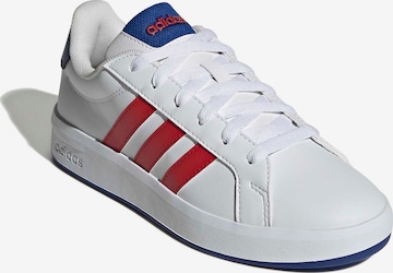 balta ADIDAS SPORTSWEAR Sportbačiai 'GRAND COURT 3.0': priekis
