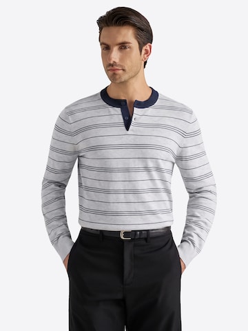 Pullover di Vantory in grigio