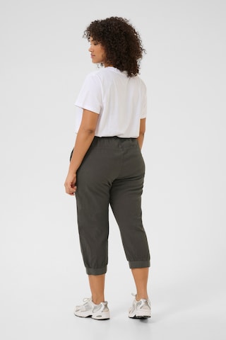 Effilé Pantalon 'KC Nana' KAFFE CURVE en gris