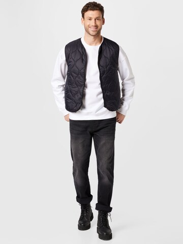 BURTON MENSWEAR LONDON Vest 'Onion', värv must