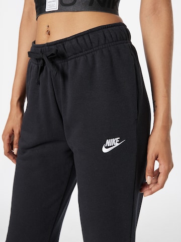 Nike SportswearTapered Hlače - crna boja