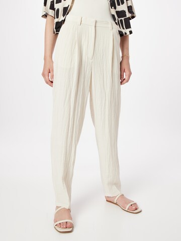 Monki Loose fit Pleat-Front Pants in White: front