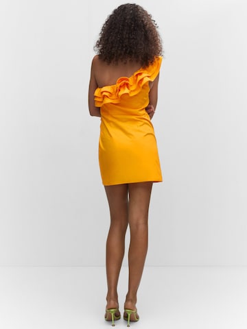 MANGO Kokteilové šaty 'Honey' - oranžová