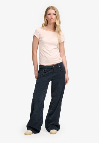 T-shirt 'Athletic Essentials' Superdry & Co en rose