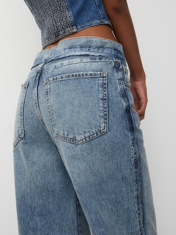 Pull&Bear Loosefit Jeans i blå