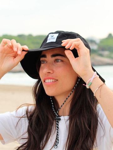 Surf Monkey Sports Hat in Black