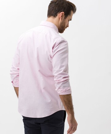 BRAX Comfort Fit Hemd 'Daniel' in Pink: zadná strana