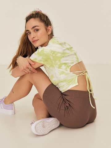 T-shirt 'Merle' ABOUT YOU x Sofia Tsakiridou en vert