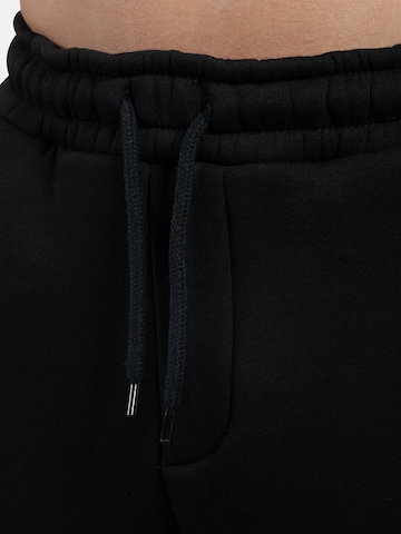 Effilé Pantalon Smilodox en noir