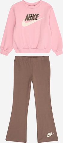 Set Nike Sportswear en marron : devant