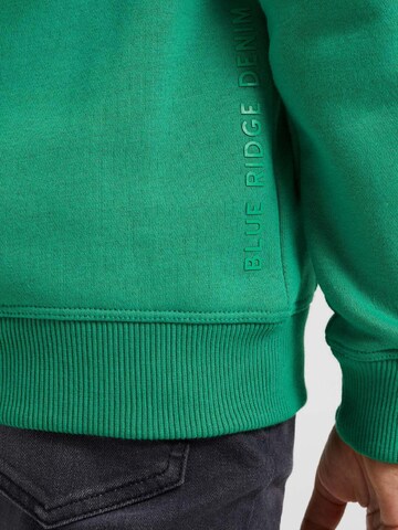 WE Fashion Sweatshirt in Green