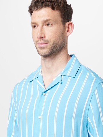 TOPMAN - Regular Fit Camisa em azul