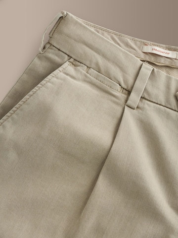 regular Pantaloni con piega frontale di Next in grigio