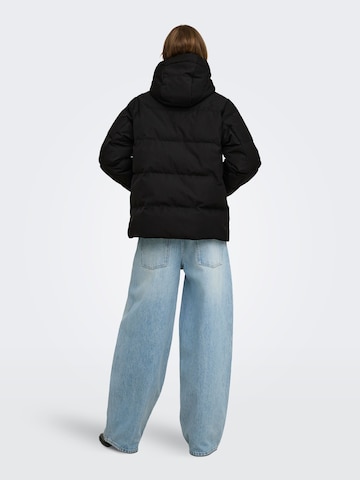 Veste d’hiver 'ONLSum' ONLY en noir