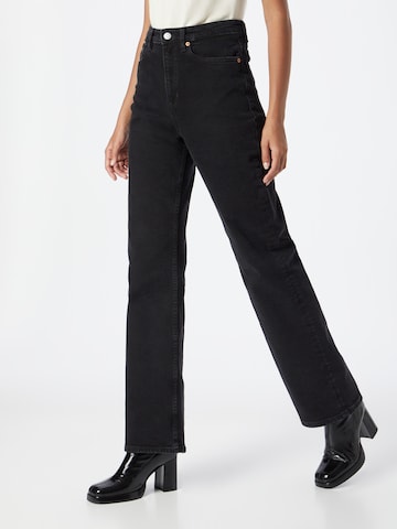 Monki Regular Jeans in Black: front