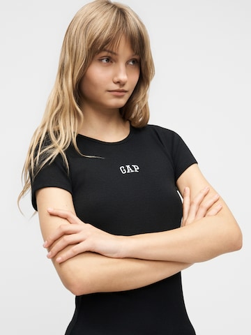 Tricou de la GAP pe negru