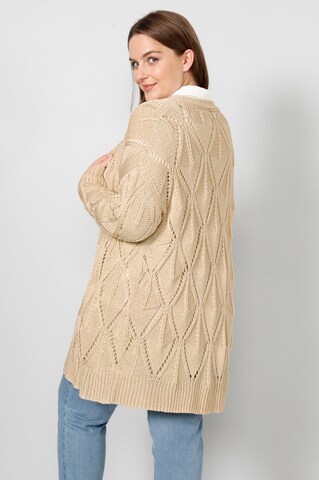 Sara Lindholm Oversized Cardigan in Beige