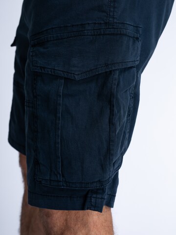 Petrol Industries Regular Shorts in Blau