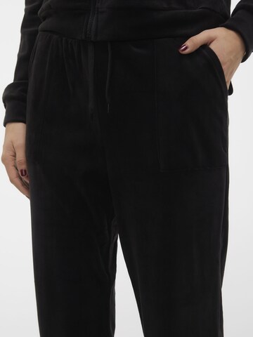 Regular Pantalon 'ATHENA' VERO MODA en noir