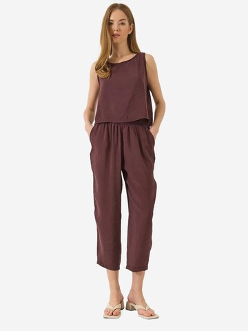 Completo pantalone di Bianco Lucci in lilla: frontale