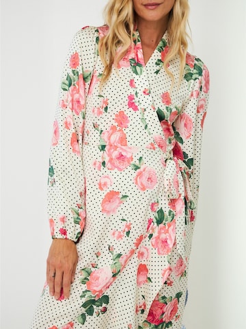 Rochie ' Larecras ' de la Crās pe roz