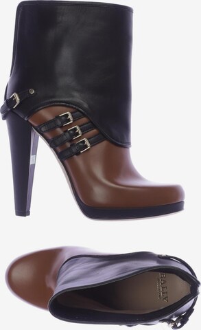 Bally Dress Boots in 37 in Black: front