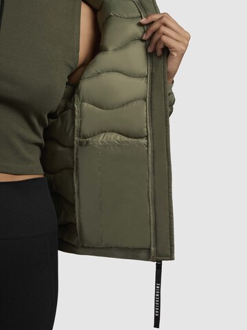 Veste mi-saison 'MERL' khujo en vert