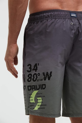 CAMP DAVID Beachshorts mit Farbverlauf und Print in Schwarz