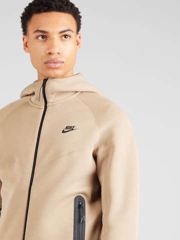 Nike Sportswear - Casaco em moletão 'TCH FLC' em castanho