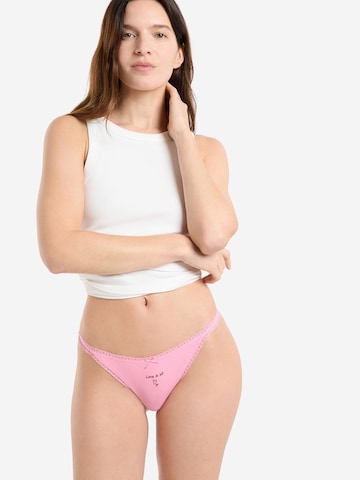 String 'Graceful' di ETAM in rosa