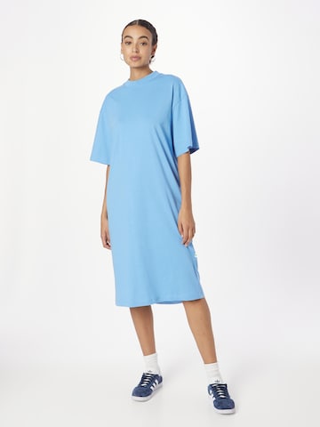 Urban Classics Jurk in Blauw: voorkant