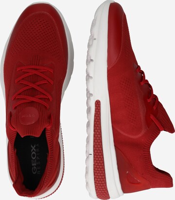 Sneaker low de la GEOX pe roșu