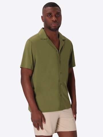 Regular fit Camicia 'High-Perform 12 Active' di Distretto12 in verde: frontale