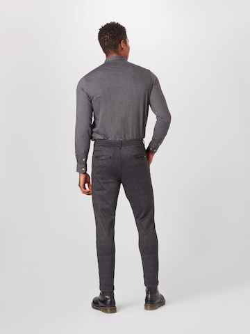 Coupe slim Pantalon à pince Kronstadt en noir