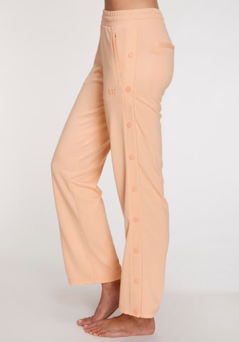 regular Pantaloni di FRENCH CONNECTION in arancione