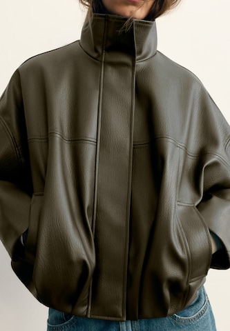Pull&Bear Välikausitakki värissä vihreä