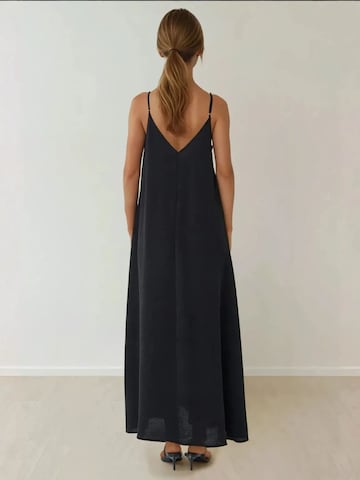 Hiccup Dress in Black